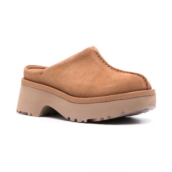 UGG - New Heights Clogs - Picture 2 of 13